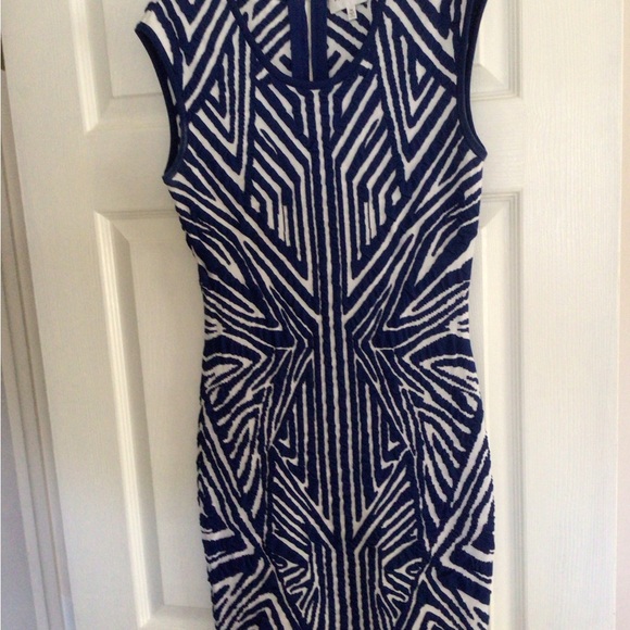 “MILLY” COBALT BLUE AND WHITE JACQUARD DRESS- SIZE MED - Picture 10 of 12